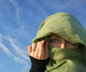 Saat ke Kampus, Mahasiswi AS Ini Memakai Burka Bukan Masker