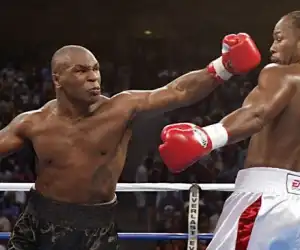 Seru! Lennox Lewis Siap Duel Ulang Lawan Mike Tyson