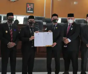 Didepan Anggota DPRK, Bupati Aceh Jaya Sampaikan LKPJ dan Capaian Tahun 2020