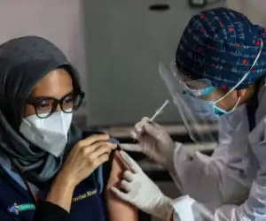 Miris! Diduga Seorang Guru Lumpuh Usai Disuntik Vaksin Covid-19 