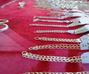 Jelang Lebaran Daya Beli Perhiasan Emas di Abdya Lesu
