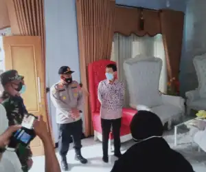 Kapolsek Bersama Muspika Manggeng Lakukan Pengecekan Pasien Isolasi Mandiri