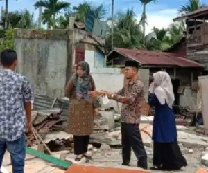 Baitul Mal Aceh Selatan Tinjau Rumah Warga yang Abruk Akibat Abrasi Sungai Kluet