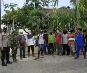 Cegah COVID-19, Desa Paya Semprot Disinpektan di Rumah Ibadah dan Tempat Umum