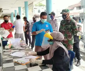 Dinkes Abdya Lakukan Tes Swab Terhadap Sopir dan Penumpang di Terminal