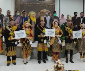 Andriansyah dan Sarmila Terpilih Sebagai Duta Wisata Aceh Jaya