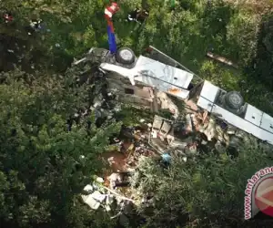 Bus Terjun ke Jurang 15 Meninggal Tiga Luka-luka