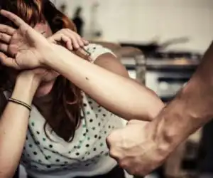 Seorang Istri Cekik Suami Hingga Meninggal