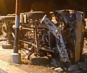 Truk Bermuatan Batu Terbalik, Lima Meninggal Enam Luka-luka