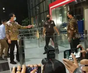 Wakil Ketua DPR RI Azis Syamsuddin Tiba di Gedung KPK