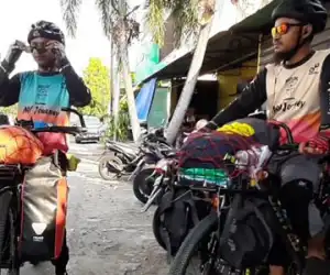 Niat Beribadah, Dua Remaja Berangkat ke Mekkah dengan Sepeda