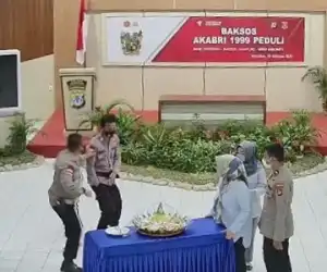 Viral! Video Detik-detik Kapolres Aniaya Anak Buah