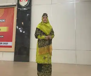 Ikut Lomba Busana, Ketua DWP Nagan Raya Raih Juara Favorit