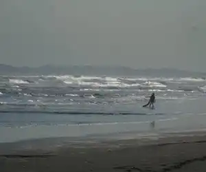 Pagi ini, Tsunami Hantam Dua Wilayah di NTT