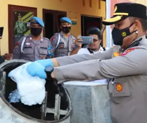 Gunakan Molen, Polres Aceh Timur Musnahkan 133 Kilogram Sabu