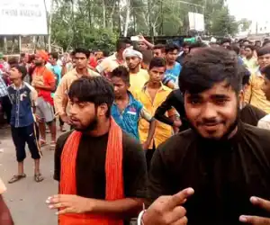 Aktivis Hindu Radikal Ejek dan Lecehkan Shalat Jumat