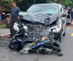 Minibus vs Sepeda Motor, Dua Wanita Meninggal