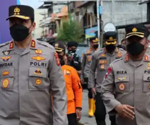 Tinjau Banjir Aceh Utara, Kapolda Aceh Salurkan Bantuan