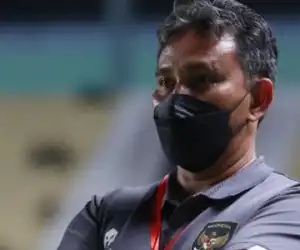 Jelang Lawan Vietnam, Ini Harapan Bima Sakti Pada Suporter