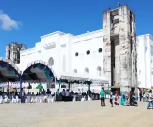 Paska Masjid Giok Diresmikan, Warga: Urgensinya Apa?