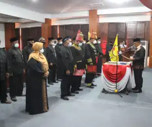 Kukuhkan Pengurus MAA, Bupati : Lestarikan dan Kembangkan Adat Aceh