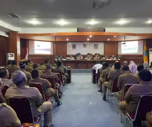 Pimpin Rapat Perdana, Dr Nurdin : Bekerja Dengan Baik Dan Tenang