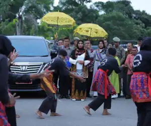 Di Opening Ceremony RNRE, Pj Bupati Disambut Silat Gelombang