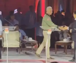 Ogah Salam dengan Anies, Usai Debat Prabowo “Balik Kanan” ?