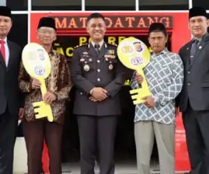 Dua Warga Aceh Tengah Dapat Rumah Layak Huni dari Kapolres