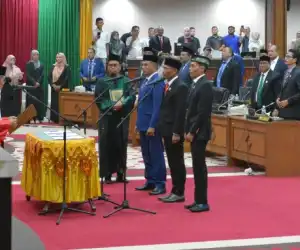 Zulfadli Sah Jadi Ketua DPRA Defenitif, Yah Fud dan Salihin Jadi Wakil Ketua