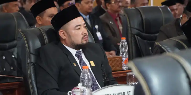 Fitra Akhyar : Pernyataan Zulfadli Dalam Sidang DPRA “Tontonan Arogansi”
