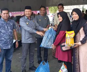 Bupati dan Wakil Bupati Aceh Jaya Pantau Operasi Pasar Murah Jelang Idul Fitri