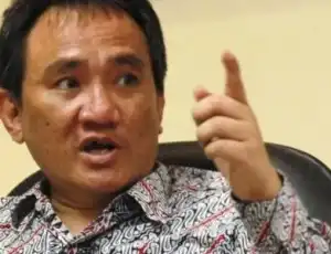 Andi Arief: Jokowi Tidak Etis Gugat Rakyat Soal Ijazah