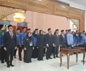 Bupati Aceh Jaya Lantik Enam JPT Pratama dan Pejabat Fungsional