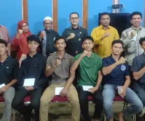 Pemkab Aceh Jaya Lepas Keberangkatan 6 Penerima Beasiswa Aceh Carong