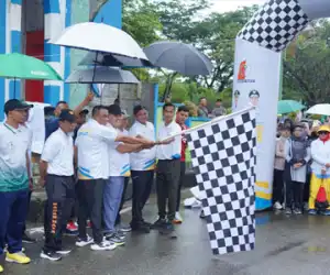 Bupati Lepas Ribuan Peserta Jalan Sehat Meriahkan HUT Nagan Raya ke-23