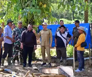 Bupati Aceh Jaya Tinjau Lokasi Tambang Ilegal
