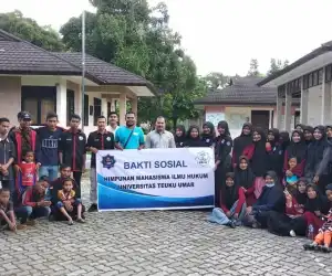 Peringatan Hari Anak se Dunia, Mahasiswa UTU Bakti Sosial di Panti