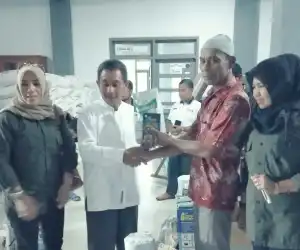 Dinsos Aceh Salurkan Bantuan UEP di Kabupaten Simeulue