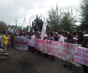 Tolak Tambang, Kombatan Geruduk Kantor DPRK Nagan Raya