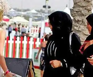 Ingat..! Tak Menutup Aurat Dengan Sengaja Sama Saja Menebar Dosa