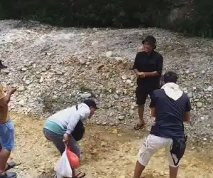 Berlibur Sambil Berburu Giok di Sungai Sigersing Sultan Daulat