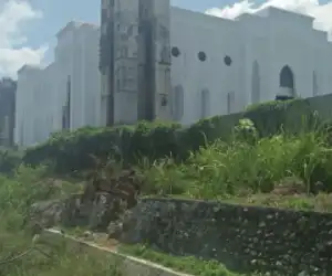 Beton Dipinggir Lokasi Pembangunan Masjid Agung Nagan Raya Patah