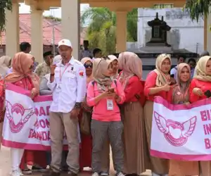 Di Makam Iskandar Muda, Sandiaga Uno di Sambut Bidadari