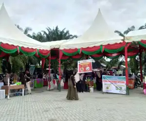 Tumbuhkan Jiwa Kewirausahaan, Mahasiswa Ekonomi UTU Gelar Bazar