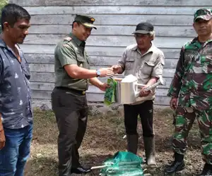 Keluarga Kurang Mampu Dapat Bantuan Dari Dandim 0114 Aceh Jaya