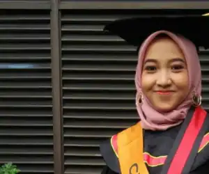Mantap..! Udah Lulus Cum Laude, Magister Termuda Lagi