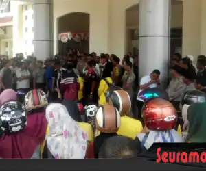Tolak PT EMM, Mahasiswa Kembali Berunjuk Rasa