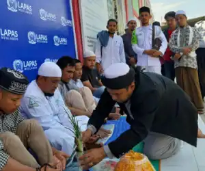 Keluar Dari Lapas, Lima Anggota FPI di Peusijuk Dikediaman Abu Nagan