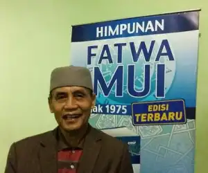 Anton MUI: Ratna yang Baru Mualaf Harus Banyak di Bimbing